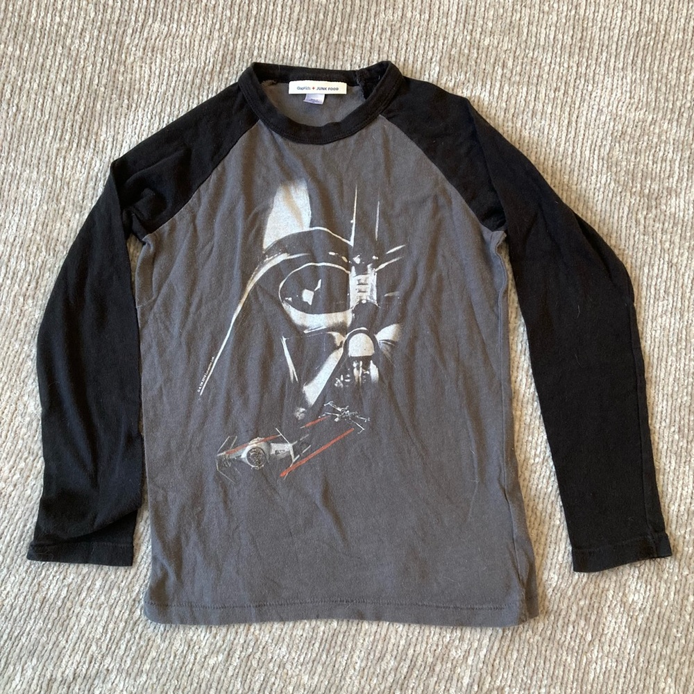 GAP + Junk Food Star Wars Darth Vader T-Shirt Medium (8-9) Long‎ Sleeve